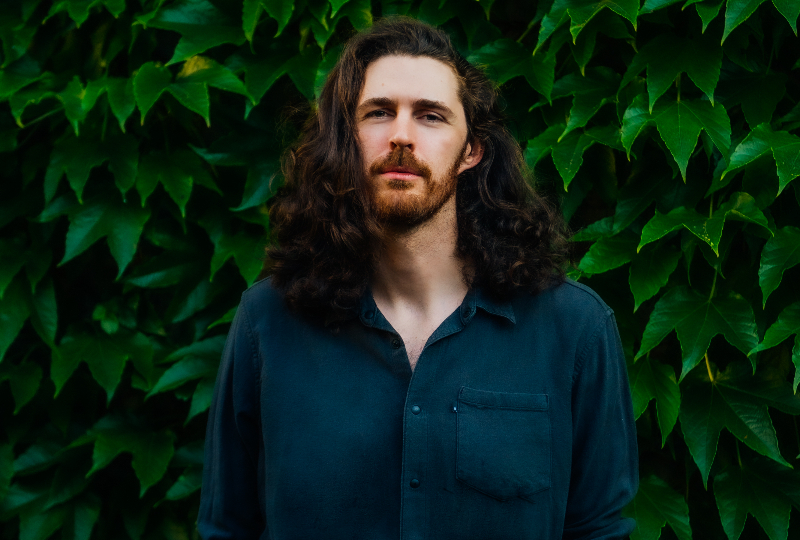 Hozier Divulga Terceiro álbum “Unreal Unearth”